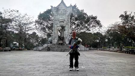 Quảng Ninh: Một người đạp xe một m&igrave;nh xuy&ecirc;n Việt 13