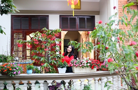 Thuỳ Candy đ&oacute;n tết ấm &aacute;p b&ecirc;n gia đ&igrave;nh tại Hạ Long 1