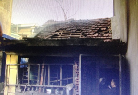 Quảng Ninh: Ch&aacute;y nh&agrave;, một cụ &ocirc;ng chết thảm 1