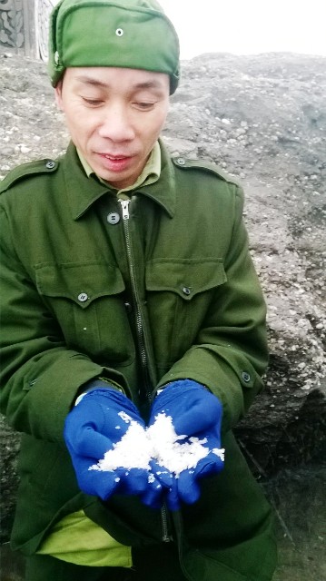 Chuyện lạ: Băng gi&aacute; bao phủ ch&ugrave;a Đồng tr&ecirc;n đỉnh non thi&ecirc;ng Y&ecirc;n Tử 6