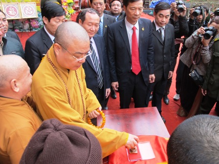 Y&ecirc;n Tử ch&iacute;nh thức v&agrave;o hội  8