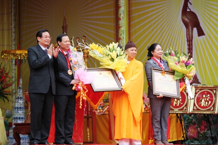 Y&ecirc;n Tử ch&iacute;nh thức v&agrave;o hội  10