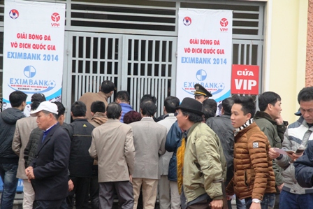 "Chảo lửa" Cẩm Phả "thi&ecirc;u ch&aacute;y" Ho&agrave;ng Anh Gia Lai 1