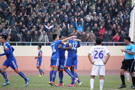 "Chảo lửa" Cẩm Phả "thi&ecirc;u ch&aacute;y" Ho&agrave;ng Anh Gia Lai 15