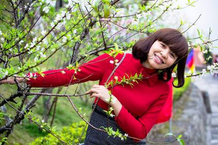 Quảng Ninh: Độc đ&aacute;o c&acirc;y bạch đ&agrave;o tại ch&ugrave;a C&aacute;i Bầu 13