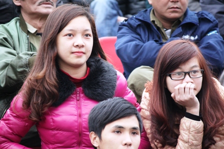 Những gương mặt đẹp tr&ecirc;n kh&aacute;n đ&agrave;i trong trận cầu nảy lửa 5