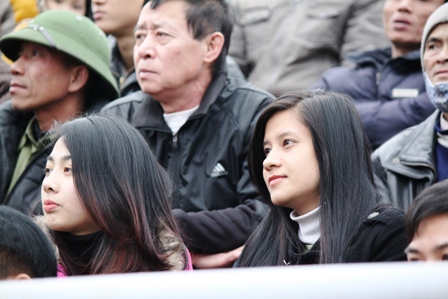 Những gương mặt đẹp tr&ecirc;n kh&aacute;n đ&agrave;i trong trận cầu nảy lửa 3