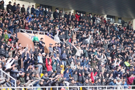 "Chảo lửa" Cẩm Phả "thi&ecirc;u ch&aacute;y" Ho&agrave;ng Anh Gia Lai 13