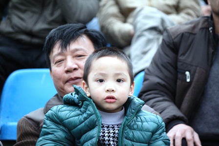 Những gương mặt đẹp tr&ecirc;n kh&aacute;n đ&agrave;i trong trận cầu nảy lửa 23