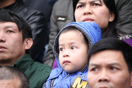 Những gương mặt đẹp tr&ecirc;n kh&aacute;n đ&agrave;i trong trận cầu nảy lửa 9