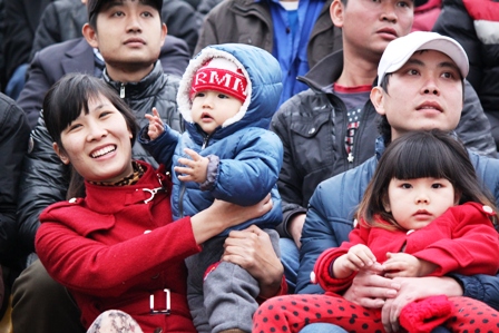 Những gương mặt đẹp tr&ecirc;n kh&aacute;n đ&agrave;i trong trận cầu nảy lửa 44