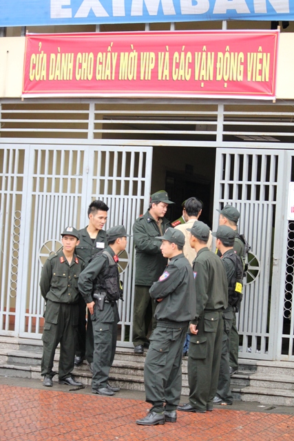 Ph&aacute;t hiện h&agrave;ng trăm v&eacute; giả trận Than Quảng Ninh gặp H&agrave; Nội T&T 3