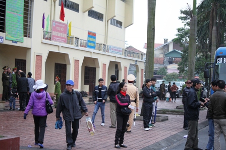 Ph&aacute;t hiện h&agrave;ng trăm v&eacute; giả trận Than Quảng Ninh gặp H&agrave; Nội T&T 2