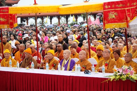 Quảng Ninh: Kh&aacute;nh th&agrave;nh ch&ugrave;a c&oacute; to&agrave; ch&iacute;nh điện lớn nhất Việt Nam 2