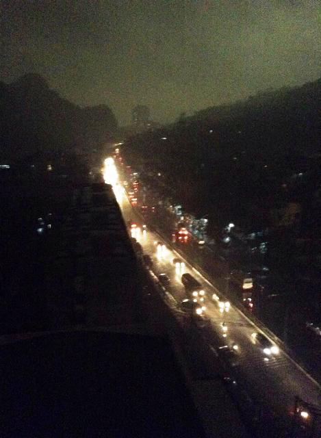 Hiện tượng lạ ở Quảng Ninh: Trời tối đen 20 phút trong buổi sáng 7