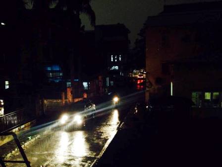 Hiện tượng lạ ở Quảng Ninh: Trời tối đen 20 phút trong buổi sáng 6