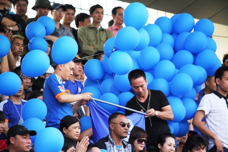 Fan nữ U60 Than Quảng Ninh "quậy" tưng bừng ở "chảo lửa" Cẩm Phả 12