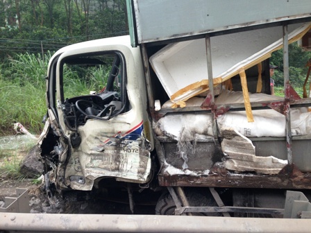 Quảng Ninh: Tai nạn li&ecirc;n ho&agrave;n tr&ecirc;n tuyến đường tr&aacute;nh Cửa &Ocirc;ng 2