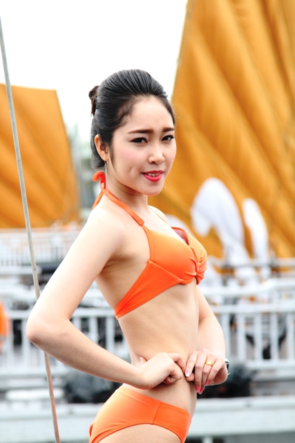 Th&iacute; sinh "Người đẹp Hạ Long" khoe vẻ đẹp n&oacute;ng bỏng trong trang phục Bikini 28