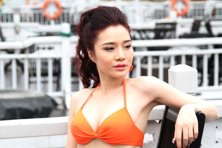 Th&iacute; sinh "Người đẹp Hạ Long" khoe vẻ đẹp n&oacute;ng bỏng trong trang phục Bikini 18
