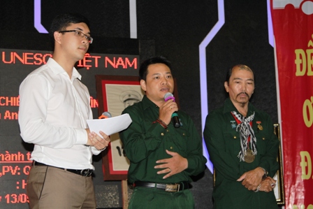 H&agrave;nh tr&igrave;nh xuy&ecirc;n Việt &ldquo;Chiếc &aacute;o nghĩa t&igrave;nh về với Mẹ Việt Nam anh h&ugrave;ng&rdquo; đến với Quảng Ninh 2