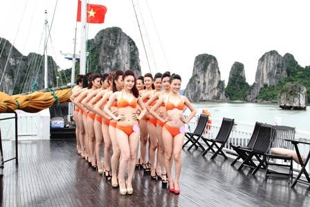 Th&iacute; sinh "Người đẹp Hạ Long" khoe vẻ đẹp n&oacute;ng bỏng trong trang phục Bikini 11