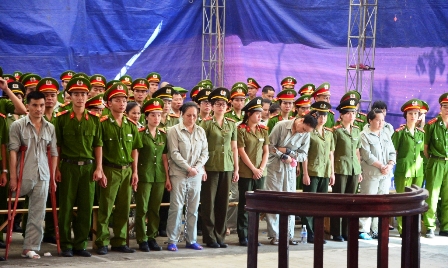 Ph&uacute;c thẩm vụ đại &aacute;n ma t&uacute;y: Một bị c&aacute;o tho&aacute;t &aacute;n tử 1