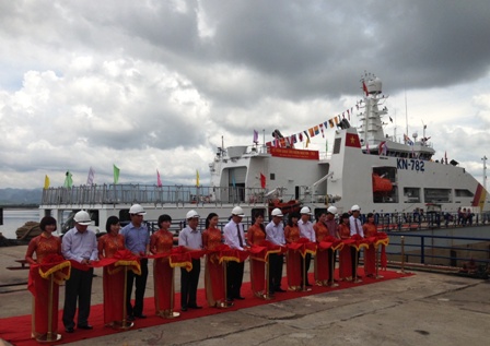 B&agrave;n giao t&agrave;u KN-782 cho lực lượng kiểm ngư Việt Nam 1
