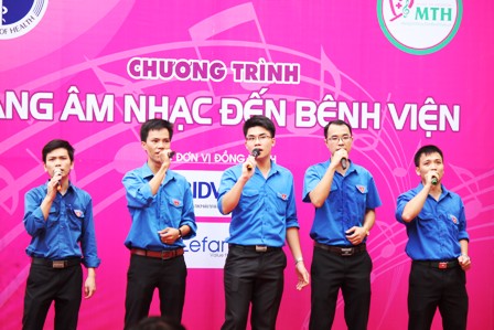 Chương trình "Mang âm nhạc đến bệnh viện" đến với Quảng Ninh 10
