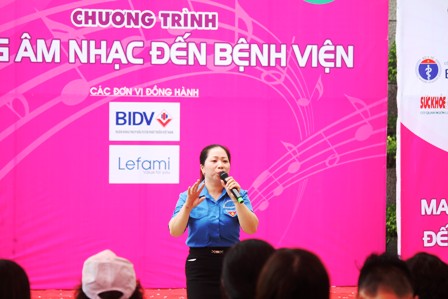 Chương trình "Mang âm nhạc đến bệnh viện" đến với Quảng Ninh 11