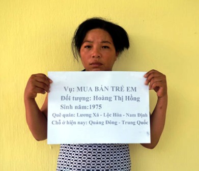 Bắt c&oacute;c ch&aacute;u ruột b&aacute;n sang Trung Quốc 1