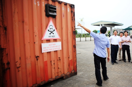 Gần 7.000 l&iacute;t dầu độc hại tại cảng C&aacute;i L&acirc;n chưa biết xử l&yacute; ra sao 1