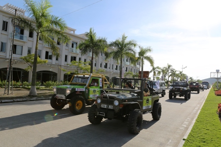 D&agrave;n xe Offroad "khuấy đảo" Hạ Long 3
