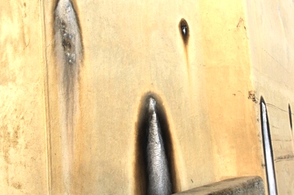 Cầu B&atilde;i Ch&aacute;y bị nứt v&agrave; rỉ nước nhưng vẫn &ldquo;an to&agrave;n&rdquo; 1