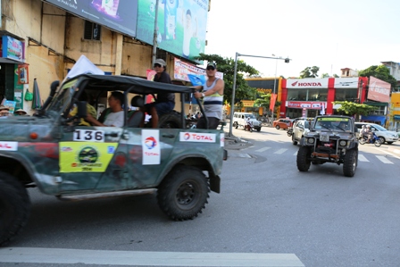 D&agrave;n xe Offroad "khuấy đảo" Hạ Long 8