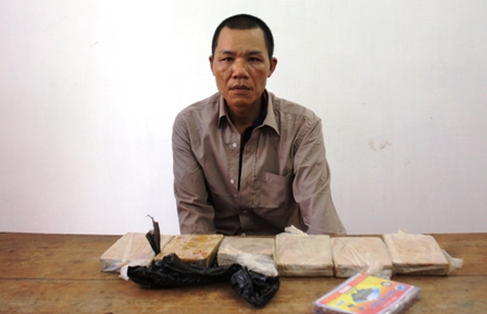 Quảng Ninh: Bắt vụ vận chuyển 6 b&aacute;nh heroin qua bi&ecirc;n giới 1