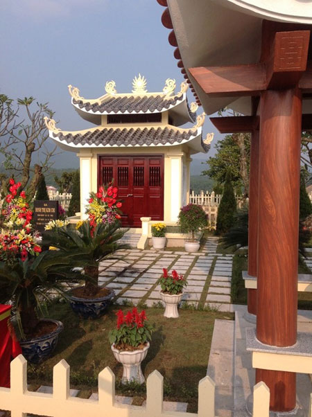 Những ng&ocirc;i mộ tiền tỷ đẹp lung linh ở H&ograve;a B&igrave;nh 3