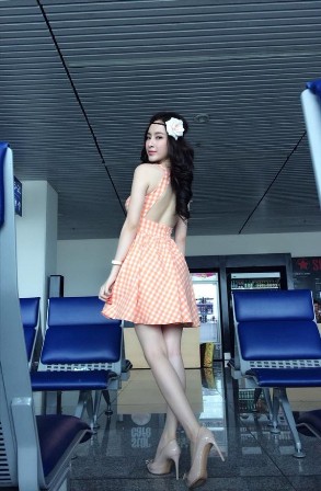 “Bỏng mắt” với 1001 kiểu “hở” mới của mỹ nhân Việt 13