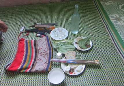 B&oacute;c mẽ chi&ecirc;u tr&ograve; của thầy mo l&agrave;m b&ugrave;a c&ocirc;ng danh b&iacute; ẩn ở miền viễn T&acirc;y xứ Thanh 2