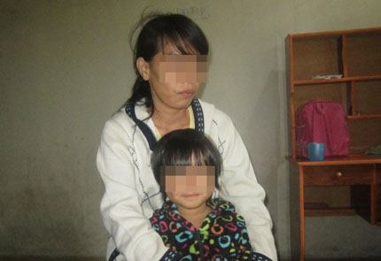 Nỗi buồn kh&ocirc;ng biết tỏ c&ugrave;ng ai của c&ocirc; g&aacute;i "đ&aacute;nh bại" kẻ d&ecirc; xồm để giữ trong sạch vẫn kh&ocirc;ng d&aacute;m ra khỏi nh&agrave; v&igrave;... bị dị nghị 1