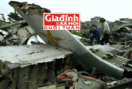 Ng&agrave;y xu&acirc;n về l&agrave;ng chuy&ecirc;n thu gom x&aacute;c m&aacute;y bay để b&aacute;n... sắt vụn 1