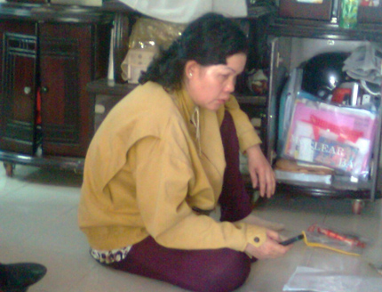 Nỗi l&ograve;ng con g&aacute;i "kề miệng tử thần" kiện cha ruột đ&ograve;i lại nh&agrave; cho mẹ 2