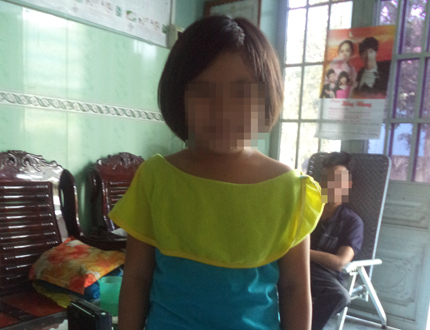 Chị g&aacute;i nhẫn t&acirc;m d&acirc;ng em ruột 7 tuổi cho chồng để "đền b&ugrave; trinh tiết" 1