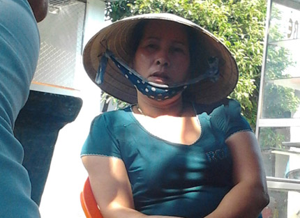 Sự thực đứa b&eacute; mồ c&ocirc;i được "th&aacute;nh nhập" chữa b&aacute;ch bệnh bằng... xoa v&agrave; vuốt 3