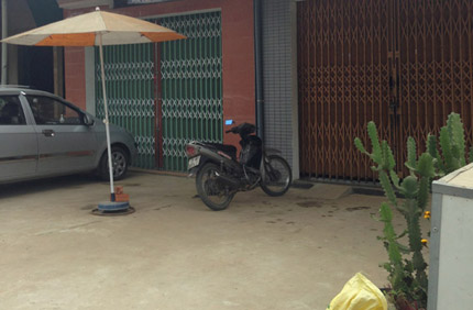 Người đ&agrave;n b&agrave; ph&uacute;t chốc tan n&aacute;t v&igrave; hai con rủ nhau tự tử v&agrave; lời đồn bị tổ ti&ecirc;n &ldquo;quở phạt&rdquo; 2