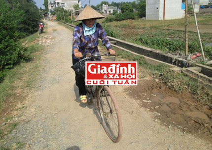 Nỗi dằn vặt của người phụ nữ nhặt x&aacute;c sau ng&agrave;y trở th&agrave;nh "chuy&ecirc;n gia tư vấn" 2