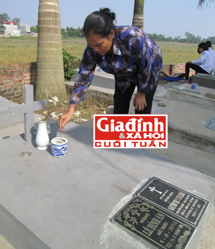 Nỗi dằn vặt của người phụ nữ nhặt x&aacute;c sau ng&agrave;y trở th&agrave;nh "chuy&ecirc;n gia tư vấn" 1