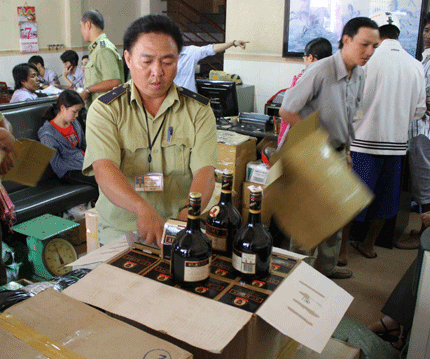 H&agrave;ng lậu đổ về Thủ đ&ocirc; 1