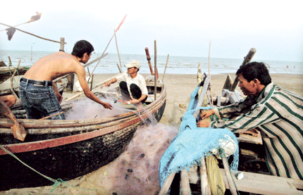 Đ&aacute;nh cược mạng sống, ngư phủ đi săn "đẻn" 1