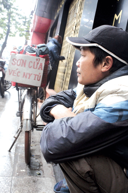 Những phận người co ro trong gi&aacute; r&eacute;t 2